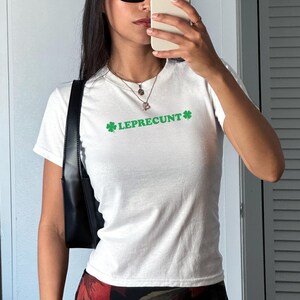 レプレカントのベビーTシャツ、ダーティーなセントパトリックスデーのシャツ、面白い赤毛のシャツ、キュートなセントパトリックスデー、アイルランドのキスミーイムY2Kスタイル、セントパティパレード 画像 15
