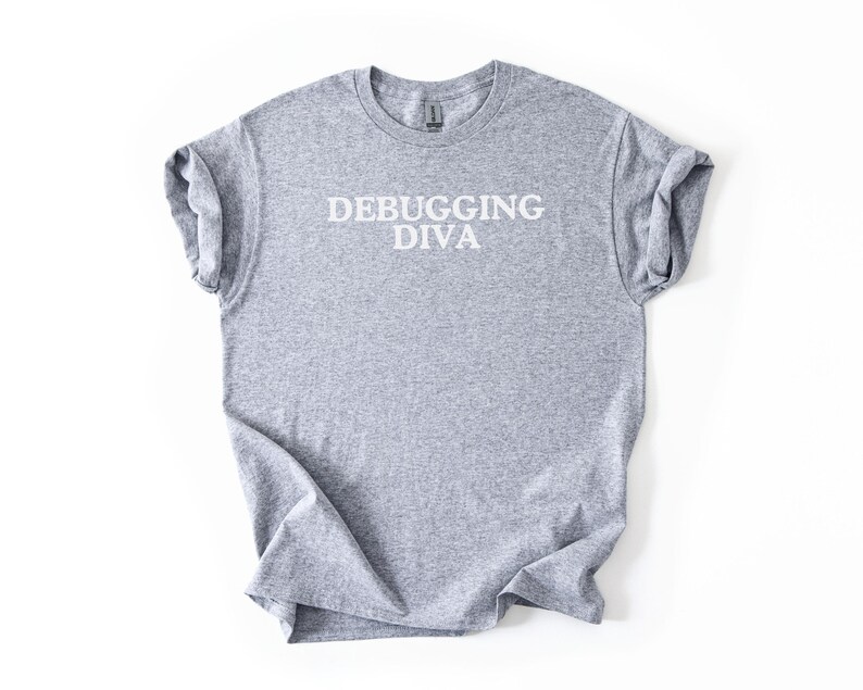 Diva da Depuração, Camiseta de Programadora, Presentes de Programação para Ela, Presente de Melhor Amiga do Trabalho para Amigo Secreto, Engenheiro de Software com Elefante Branco Engraçado imagem 7