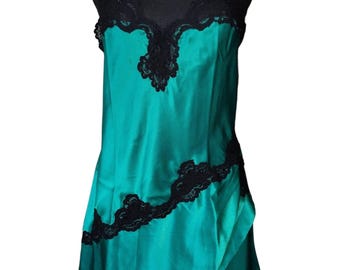 Victoria's Secret Gold Label Emerald Satin Chemise – Black Lace Trim 90s Y2K Slip Dress