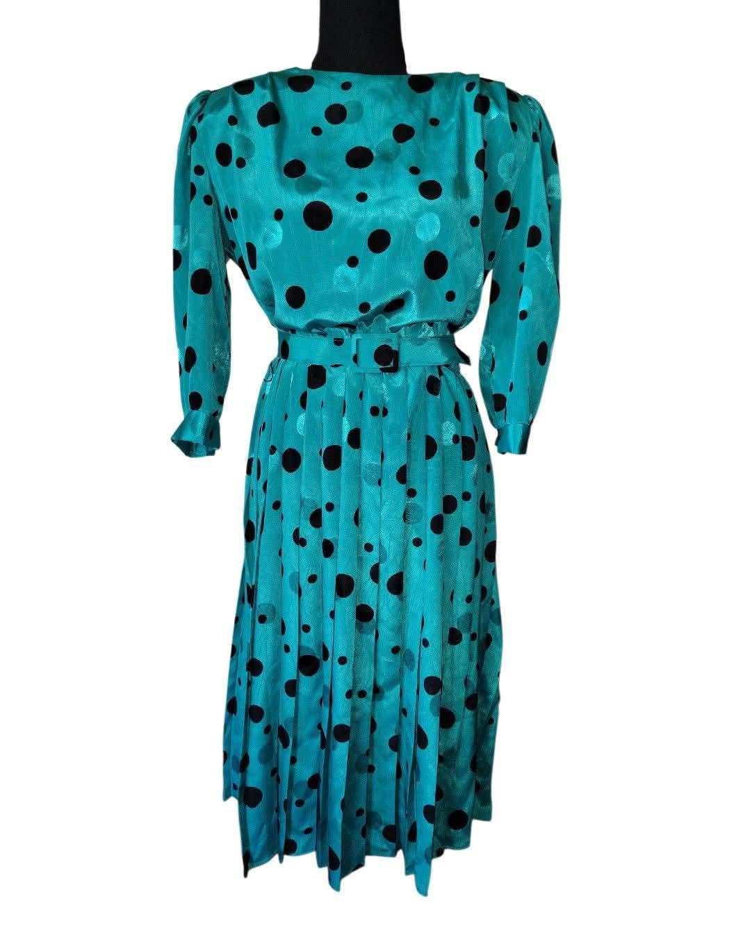 belted teal and black shirt dress 200 Linen A roundup of Amazon COLOR:White& Black A relaxed