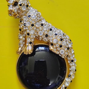 BUTLER & WILSON バトラー&ウィルソン ダルメシアン犬 ブローチ Butler wilson brooch - Etsy 日本
