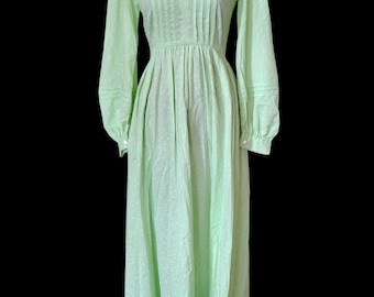 True Vtg 1970s Mint Green Swiss Dot Prairie Maxi Dress Pintuck Cottagecore XXS XS
