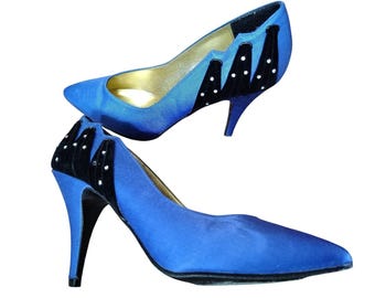 Vintage Notorious for Bakers-Leeds Blue Satin Rhinestone Pumps - Size 8