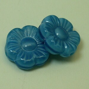 Vintage Pressed Glass Beads German Round Flower Blue 14mm pkg2 gl729 image 2