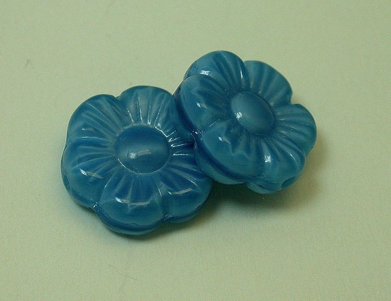 Vintage Pressed Glass Beads German Round Flower Blue 14mm pkg2 gl729 image 2