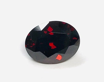 GARNET Vintage Faceted GEMSTONE Oval Dark Red 5.73cts FG306