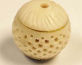 Carved Bone Bead Focal Lacework pkg1 cb150