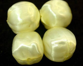 SILKY Luster  BEADS Light Yellow Dimpled 16mm pkg4 slk1