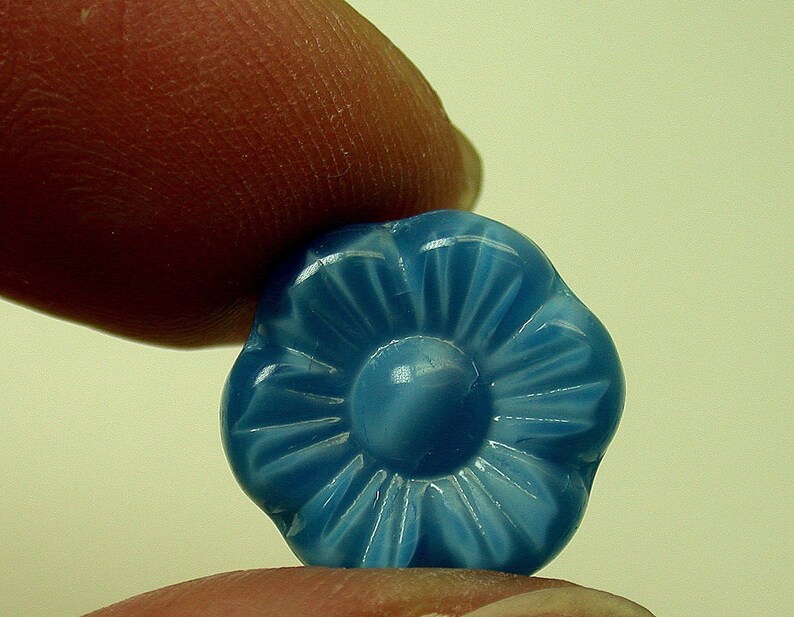 Vintage Pressed Glass Beads German Round Flower Blue 14mm pkg2 gl729 image 5