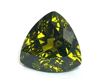 PERIDOT Gemstone Arizona Vintage Trillion 11x11mm 5.37 cts fg386