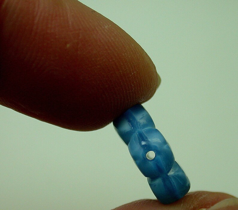 Vintage Pressed Glass Beads German Round Flower Blue 14mm pkg2 gl729 image 3