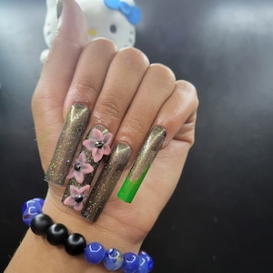 appuyez sur les ongles