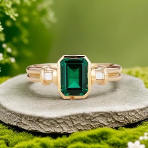 Baguette Ring 14k Solid Gold Vintage Lab Emerald Ring Gift for Woman Green Gemstone Anniversary Ring Three Stone Solitaire Ring