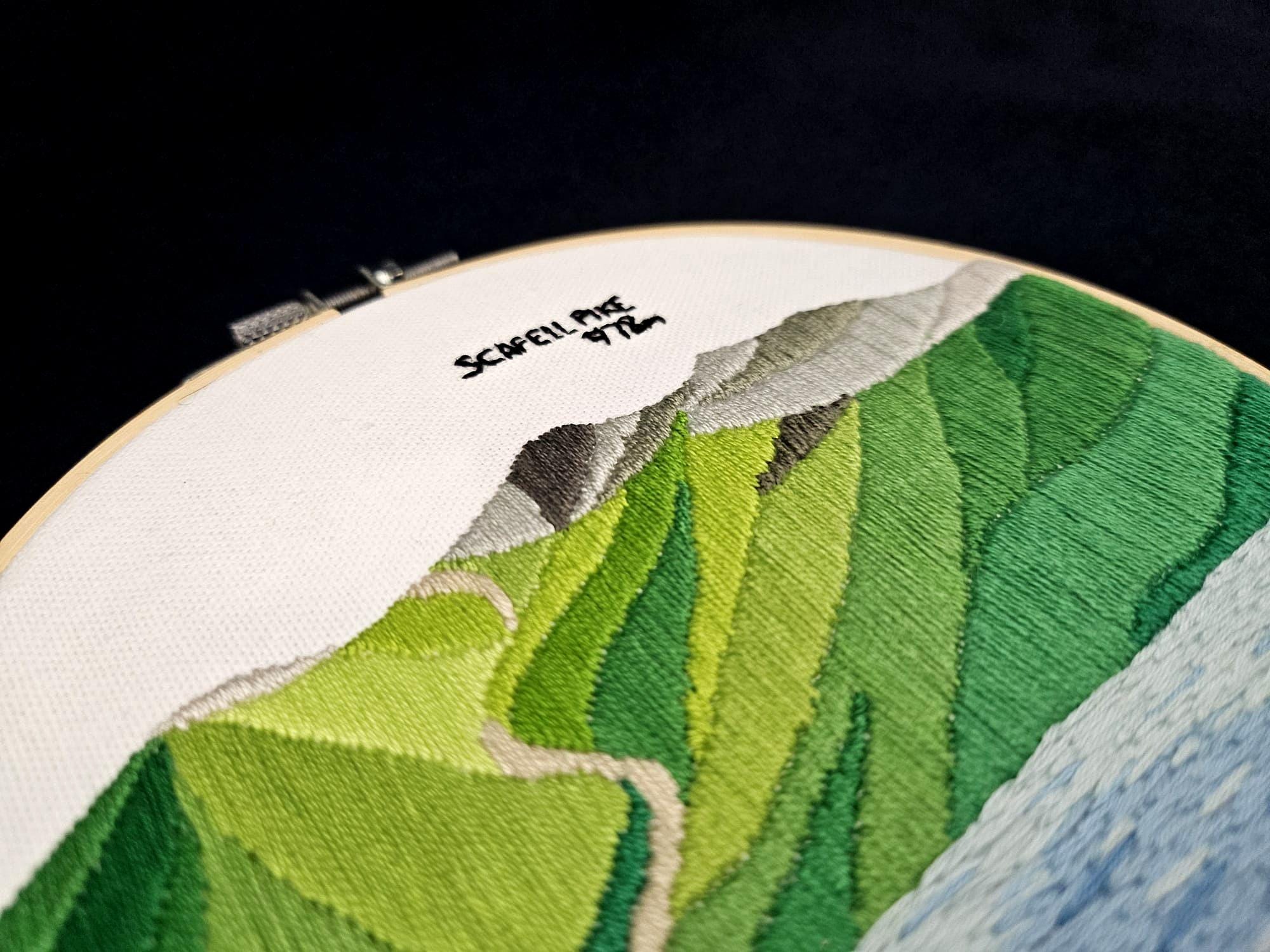 山の刺繍PDFパターン。湖水地方の刺繍、スカフェル・パイク。初心者