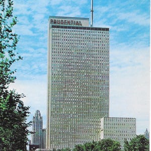 Vintage Illinois Prudential Building from Grant Park Chicago Skyscraper 1962 Excellent Condition