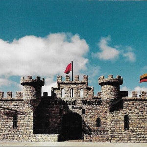 Vintage South Dakota Postcard Enchanted World Doll Museum Castle Mitchell South Dakota 1965 Excellent Condition