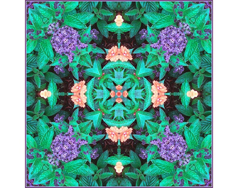 Pu&ograve; includere: Un'immagine di caleidoscopio simmetrica con uno sfondo verde vibrante e fiori viola e arancioni. L'immagine &egrave; creata usando un motivo ripetitivo di foglie e fiori.