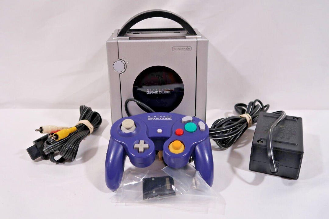 Nintendo Gamecube Silver DOL-101 Video Game Console W/ Accesories ...