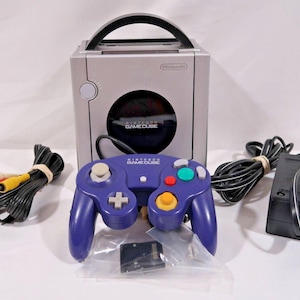 Nintendo GameCube Silver DOL-101 Videospielkonsole mit Zubehör & Memory Card