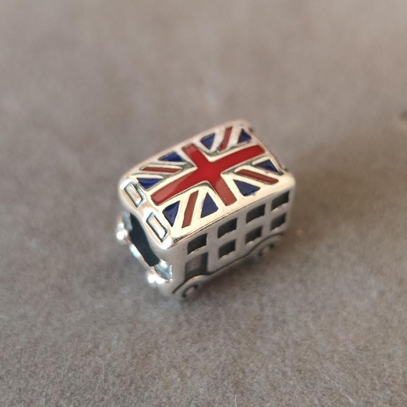 PANDORA パンドラ イギリス限定！ロンドンバス チャーム ジュエリーブランド「PANDORA」、2012年限定ロンドンチャームを