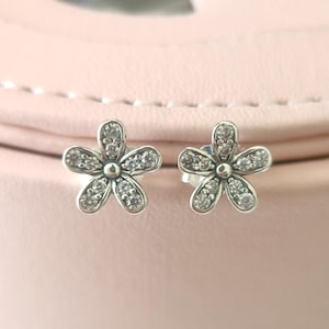 925 スターリングシルバー デイジーフラワー スタッドピアス、女性用ピアス、ファッションジュエリー、彼女へのギフト
