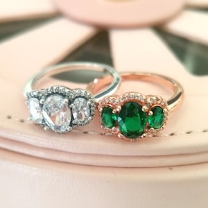 エレガントなスリーストーンリング、女性用リング、ファッションジュエリー、彼女へのギフト、グリーンストーンリング、925シルバー/ローズゴールド