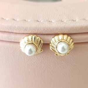 リトルマーメイド 貝殻スタッドピアス、女性用ピアス、ファッションジュエリー、彼女へのギフト、ゴールドメッキ