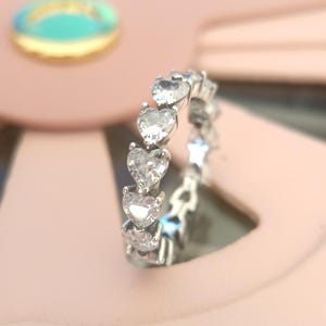 ハートの列エタニティリング、女性用リング、ファッションジュエリー、彼女へのギフト、925スターリングシルバー