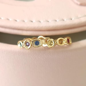 インフィニティストーンフープイヤリング、女性用イヤリング、ファッションジュエリー、彼女へのギフト、ゴールドメッキ