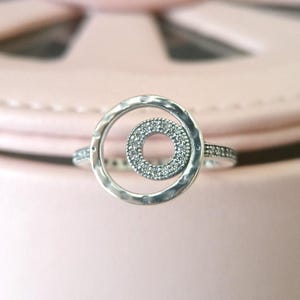 サークルパヴェリング、女性用リング、ファッションジュエリー、彼女へのギフト、925スターリングシルバー