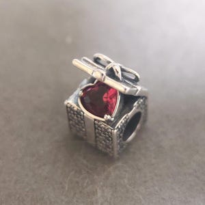 925 Srebro Sterlingowe Błyszczące Czerwone Serce Pudełko Prezentowe Charms Do Bransoletek Pandora Naszyjnik DIY Wisiorek Prezent dla niej