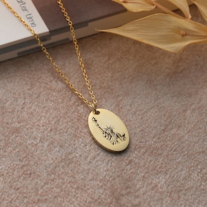 Statue of Liberty Freedom Pendant Necklace, Dainty Gold Disc Necklace, American Freedom Jewelry, USA Patriotic Women Freedom Gifts