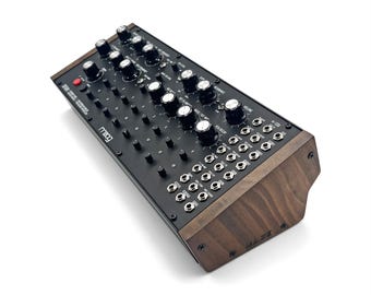 Mother-32、DFAM、Subharmonicon、Labyrinth Spectravox、Moog