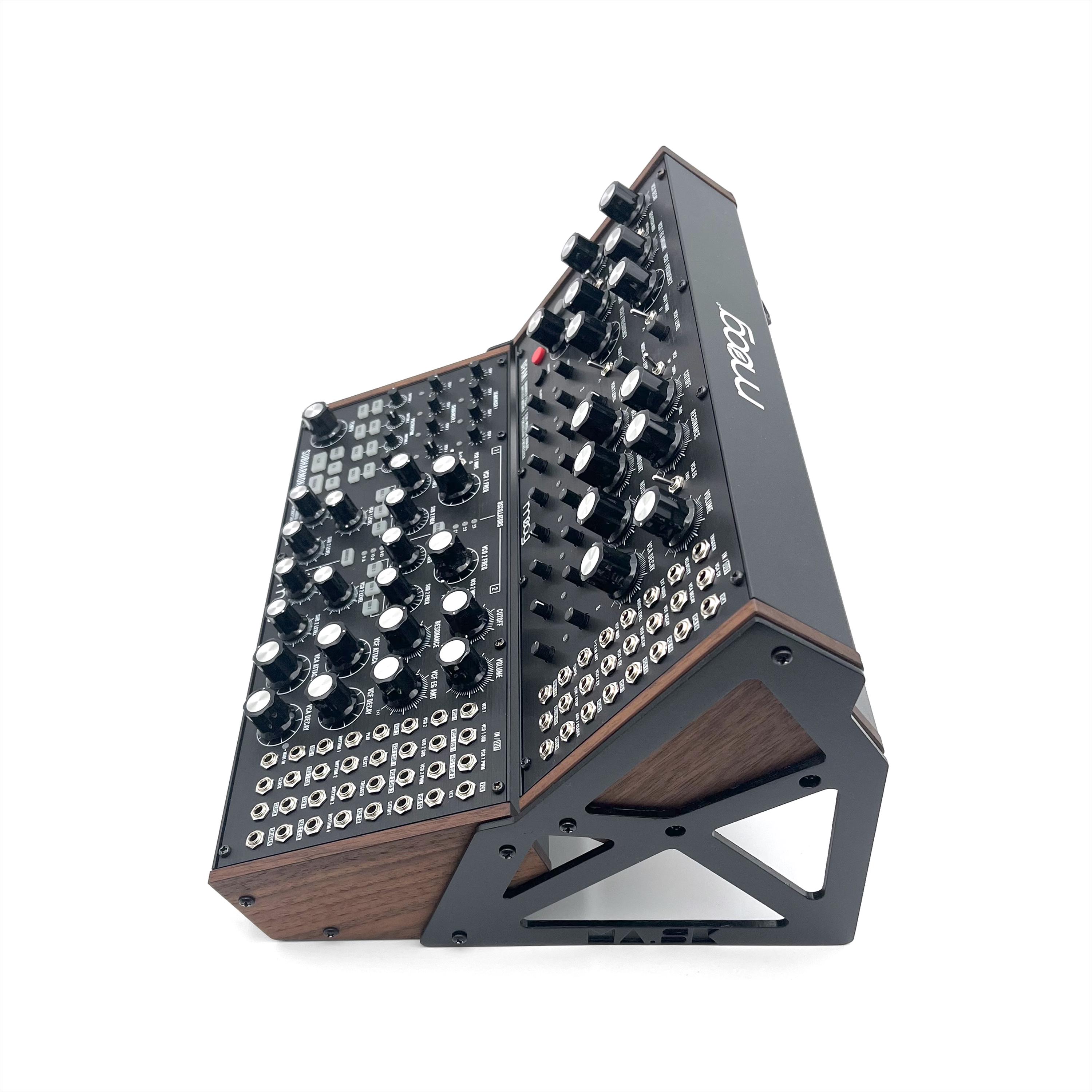 Moog 2段式3Dプリント製ラックスタンド（セミモジュラーシンセ用