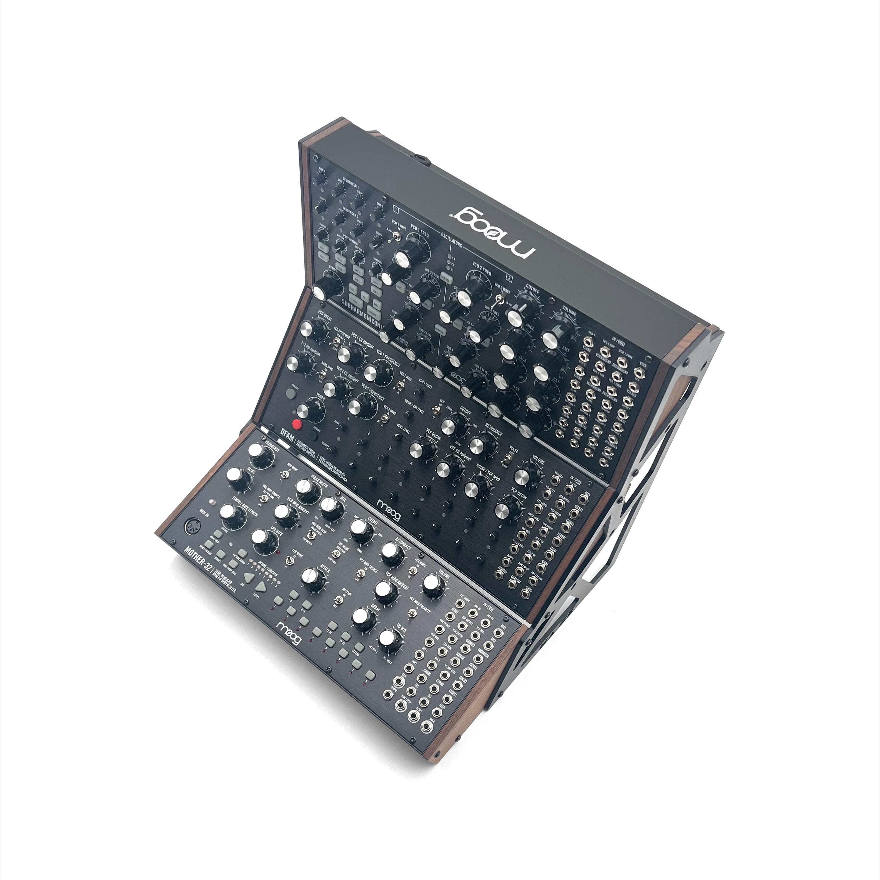Moog 3段式3Dプリント製ラックスタンド（セミモジュラーシンセ用