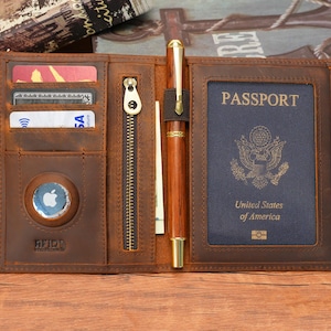 Funda de pasaporte de cuero personalizada, billetera de viaje Air Tag, funda de pasaporte personalizada, regalo para parejas, aniversarios y lunas de miel, promoción de 2025