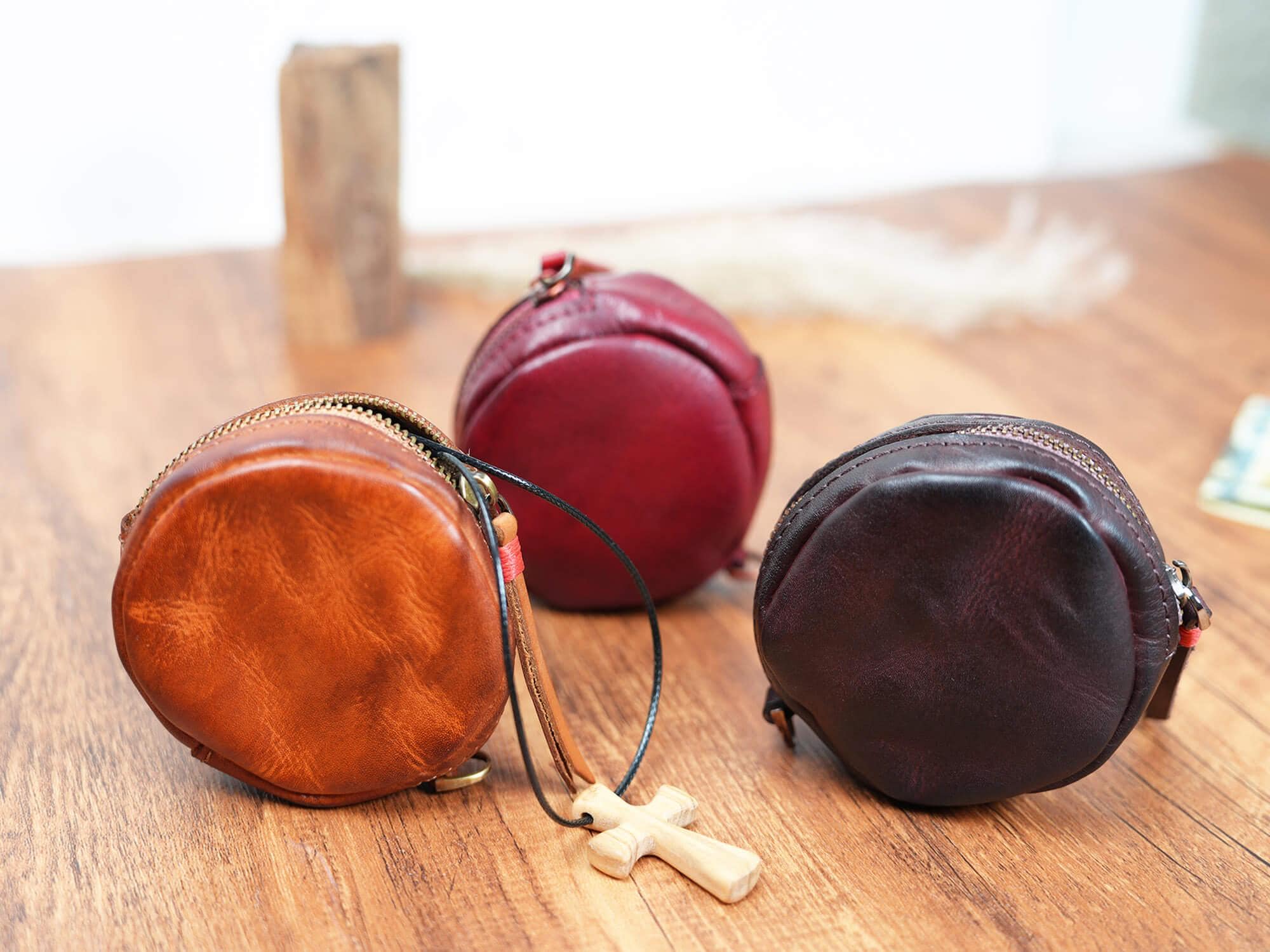 Personalized Leather Rosary Pouch, Handmade Cowhide Coin Purse with Zipper, 1st Communion, Confirmation Gift, Gift for Her, Headphone Purse