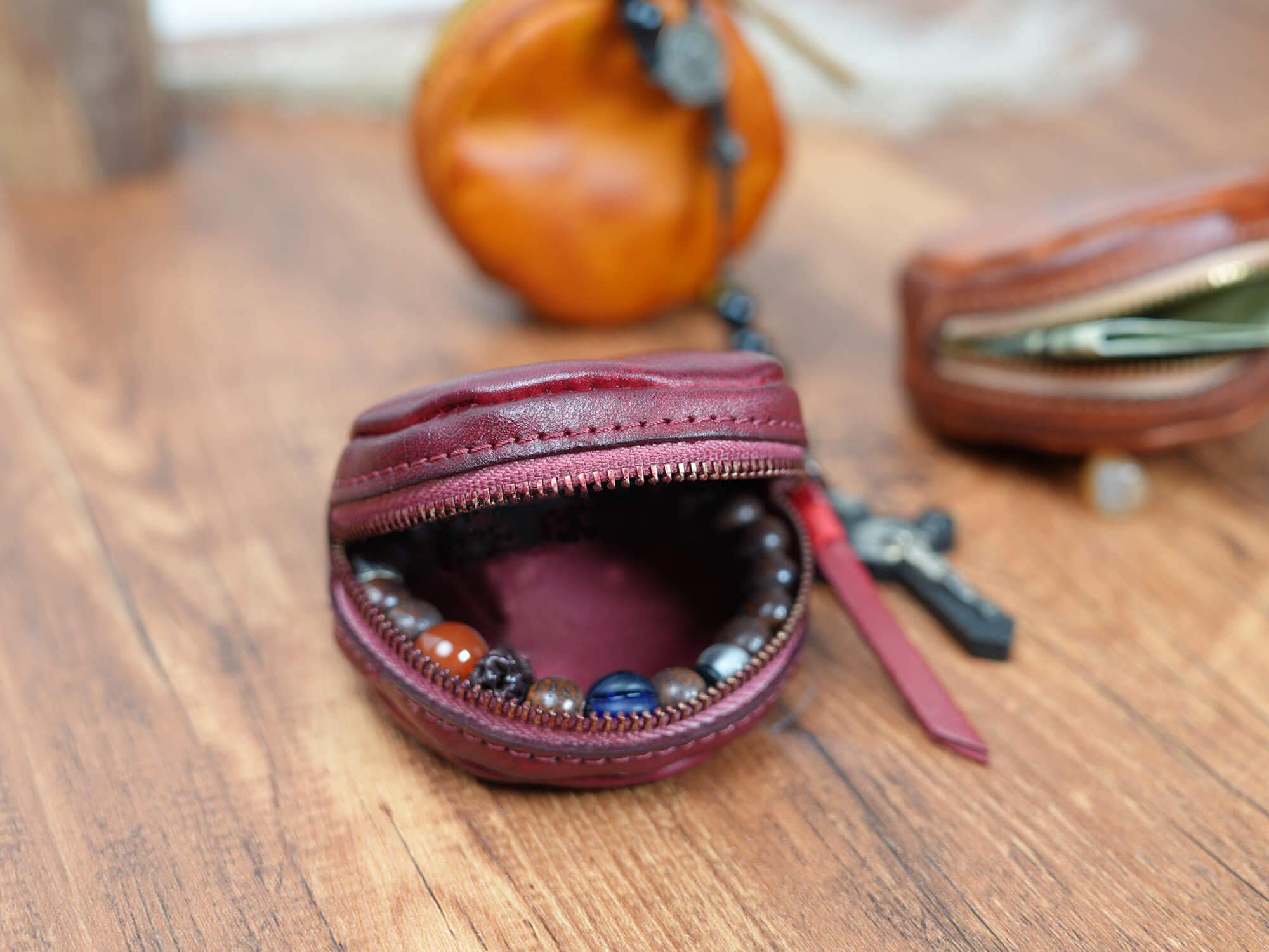 Personalized Leather Rosary Pouch, Handmade Cowhide Coin Purse with Zipper, 1st Communion, Confirmation Gift, Gift for Her, Headphone Purse