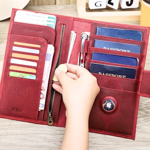 Porta pasaporte de cuero personalizado con Airtag, billetera de viaje familiar personalizada para 4 personas, funda para pasaporte, regalo de graduación, regalo del Día del Padre