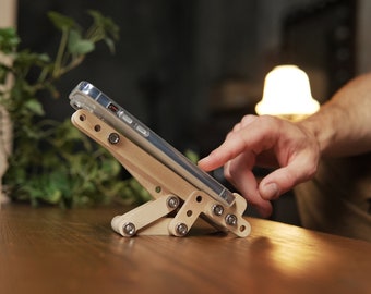 Kit de support de téléphone en bois : créez votre propre assemblage pour un support personnalisable pour téléphone de bureau libellule de style technologique unique