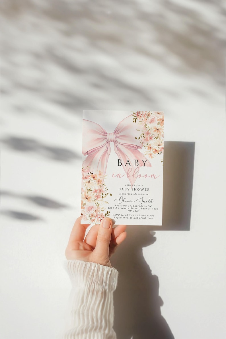 Rosa Baby in Bloom babyshowerinbjudan Redigerbar Baby in Bloom-inbjudan för bohemisk babyshower med vildblomma, vårmall för Canva bild 3