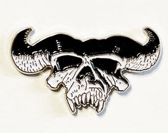 CRYSTAR SKULL 1.5&quot; enamel pin