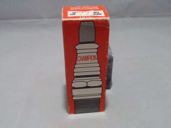 Avon- Champion Spark Plug Decanter After Shave- Wild Country