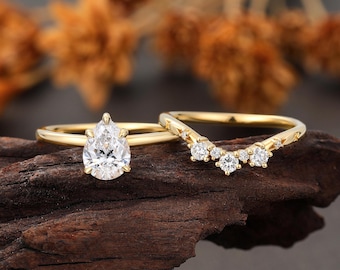 Pear Lab Diamond Yellow Gold Bridal Set, Solitaire Engagement Ring, Starburst Curved Wedding Band