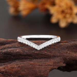 Lab Diamond Chevron Ring, Curved Wedding Band, Stackable Matching Ring, Unique Stacking Ring, Dainty Anniversary Ring, White Gold Ring Women