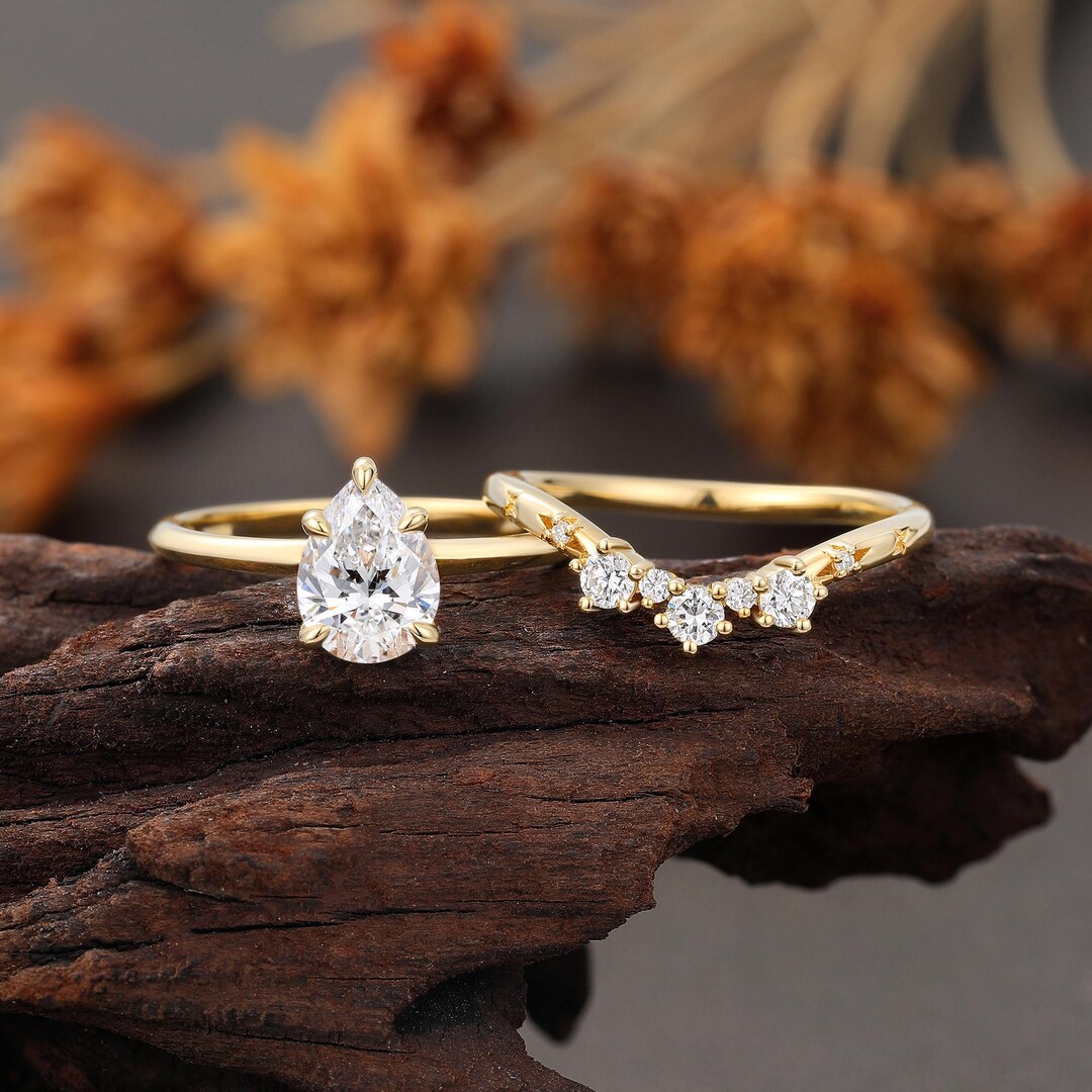 Pear Lab Diamond Bridal Set, Solitaire Yellow Gold Engagement Ring ...