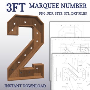 Puede incluir: Un número 2 de madera para marquesina de 91 cm de alto con acabado de veta de madera. El número tiene un interior hueco con agujeros para luces. La imagen también incluye planos digitales para el número.