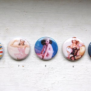 Trois 3 Classique Pin Up Girl 1 Pinback Bouton image 3