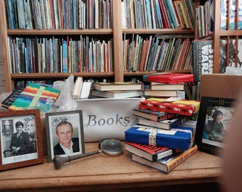 Mystery Hardcover Book Box: Suspense, Thriller, Detective (+ Free Gift)