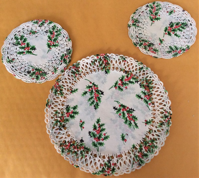 Beautiful Vintage Punched Paper Christmas Doilies Holly Leaves Etsy